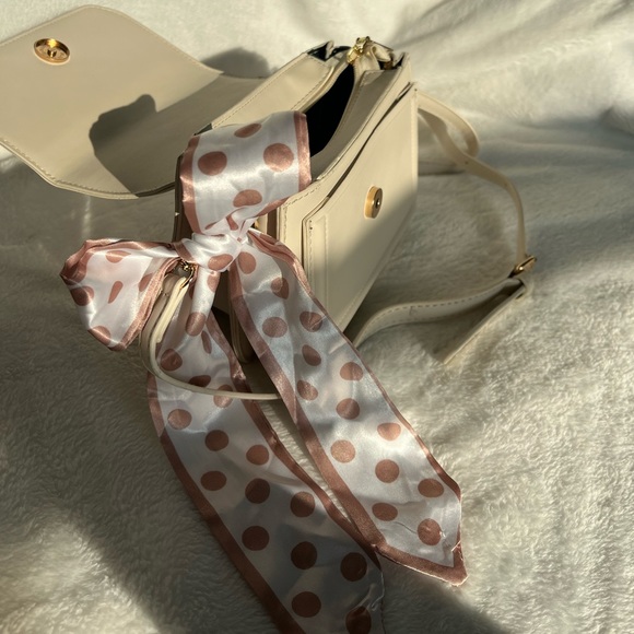 Gorgeous Bag, Creamy & Elegant Bag, NEW - Picture 3 of 12